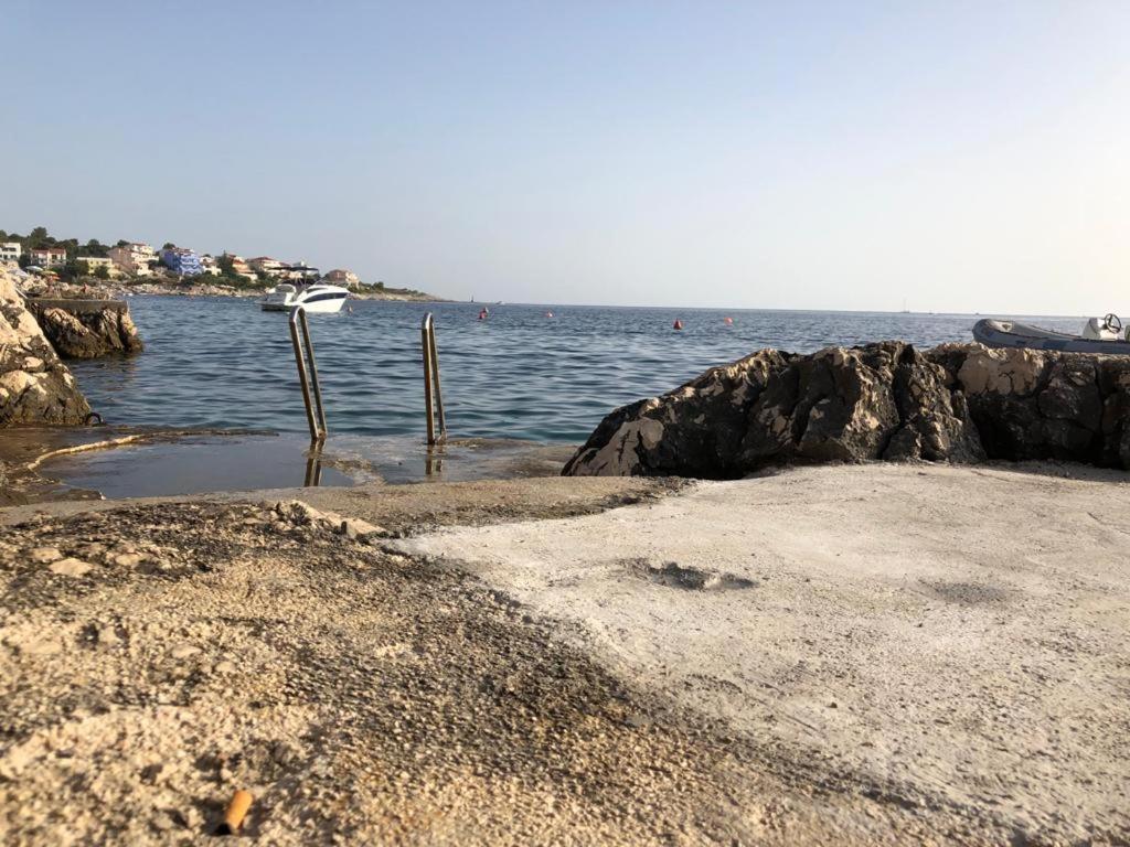 Apartmani Mares Ražanj מראה חיצוני תמונה