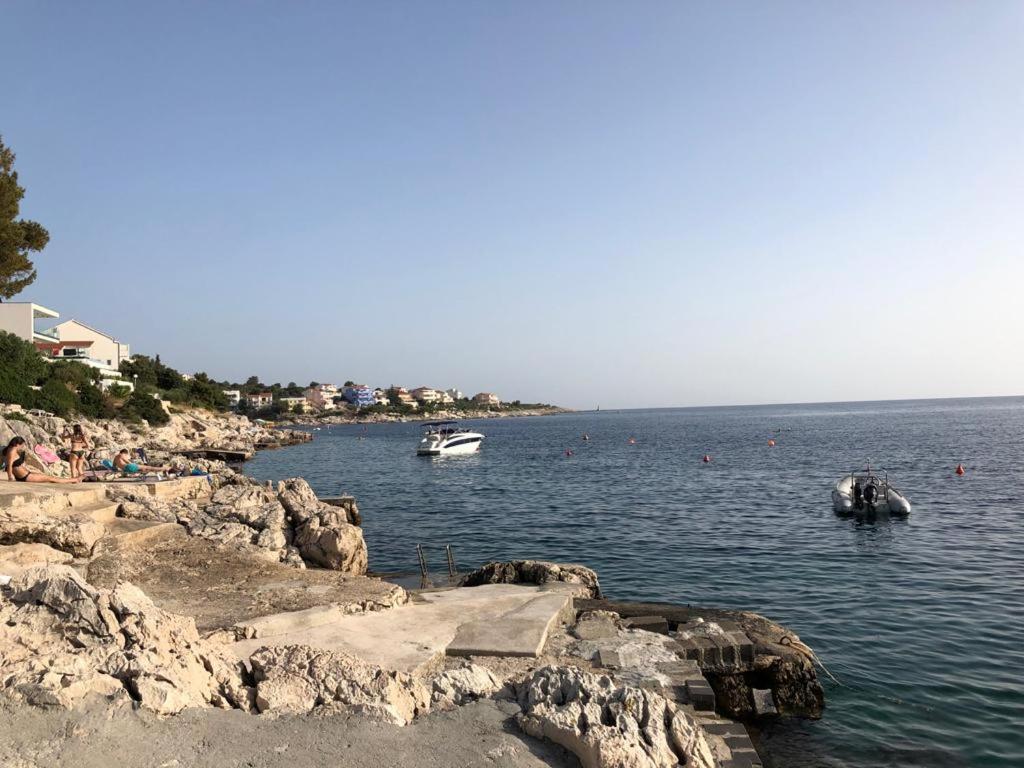 Apartmani Mares Ražanj מראה חיצוני תמונה